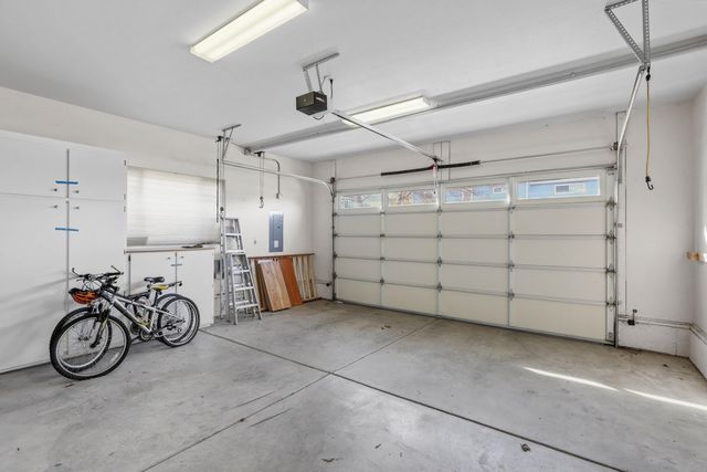 369 Meadow Drive, Ashland, OR 97520