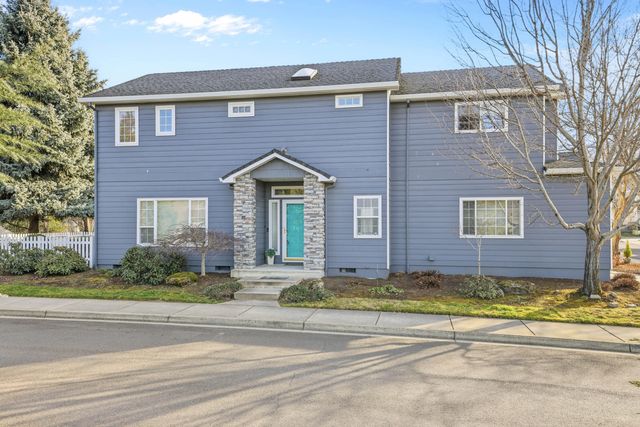 369 Meadow Drive, Ashland, OR 97520