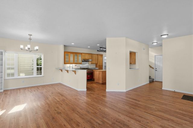 369 Meadow Drive, Ashland, OR 97520