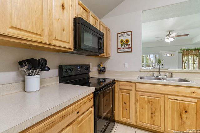 673 Deer Run Pass, Canyon Lake, TX 78133