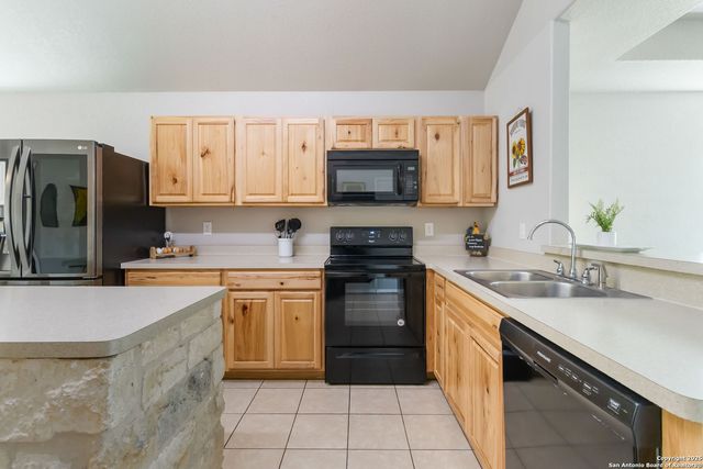 673 Deer Run Pass, Canyon Lake, TX 78133