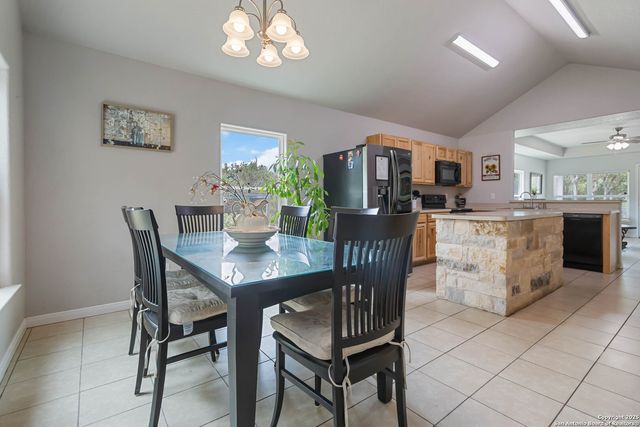 673 Deer Run Pass, Canyon Lake, TX 78133