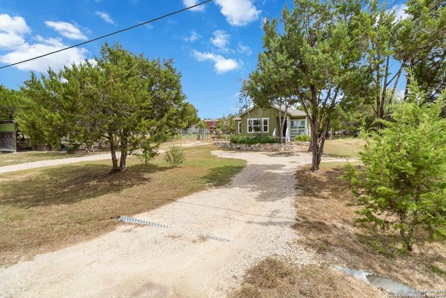 673 Deer Run Pass, Canyon Lake, TX 78133