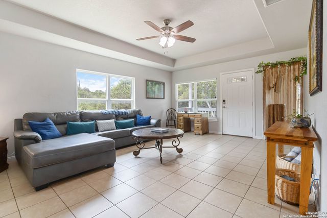 673 Deer Run Pass, Canyon Lake, TX 78133