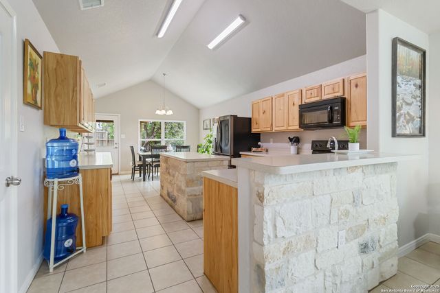 673 Deer Run Pass, Canyon Lake, TX 78133