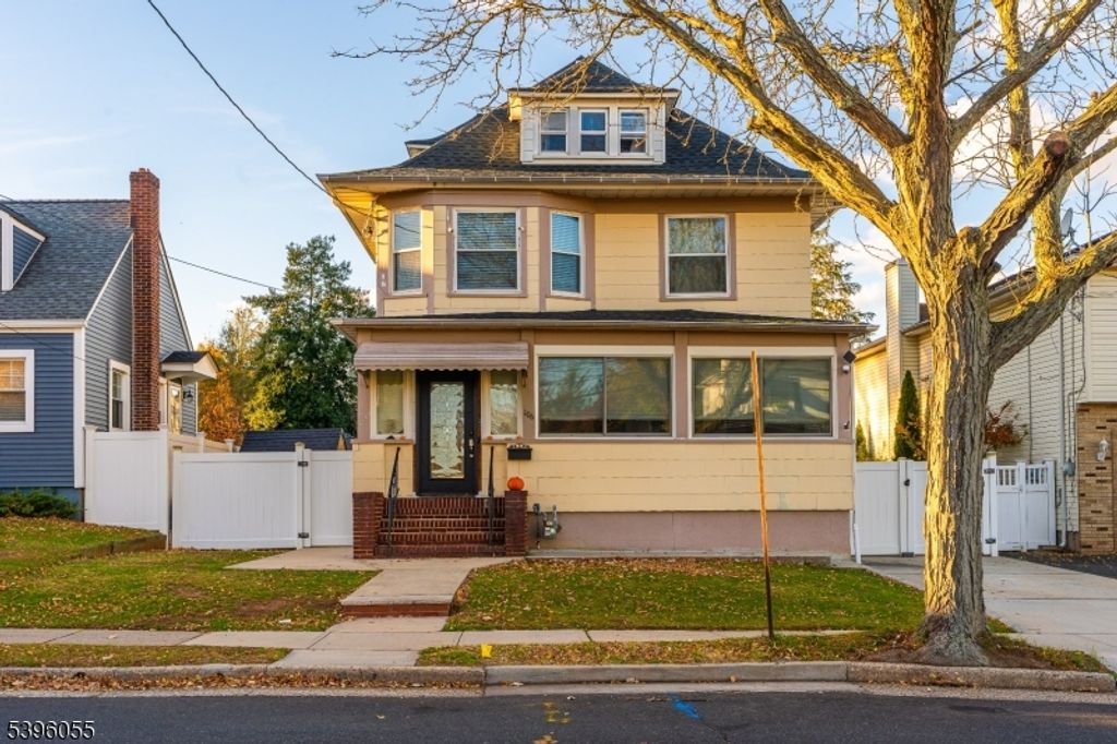 106 W Gibbons St, Linden City, NJ 07036