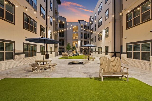 1888 Brittmoore Road 1356, Houston, TX 77043