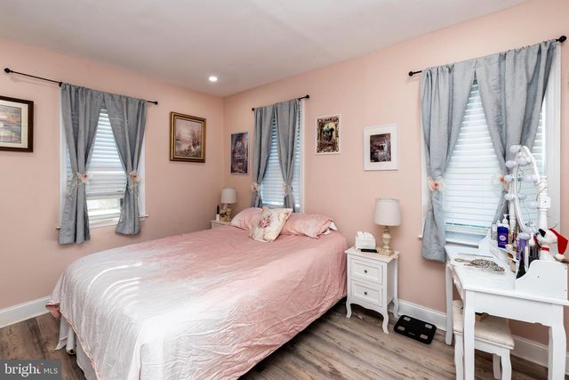 406 OAK AVE, West Berlin, NJ 08091