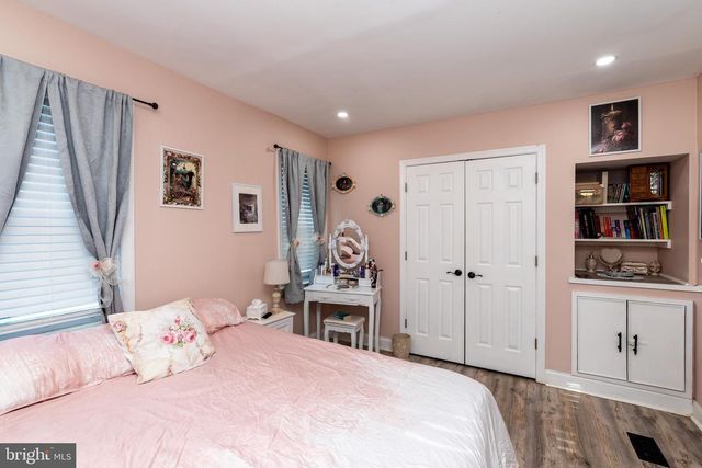 406 OAK AVE, West Berlin, NJ 08091