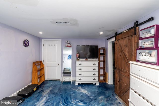 406 OAK AVE, West Berlin, NJ 08091