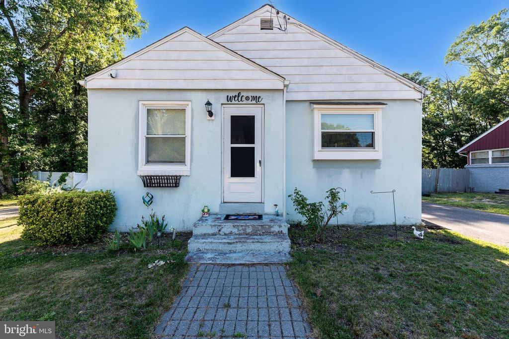 406 OAK AVE, West Berlin, NJ 08091