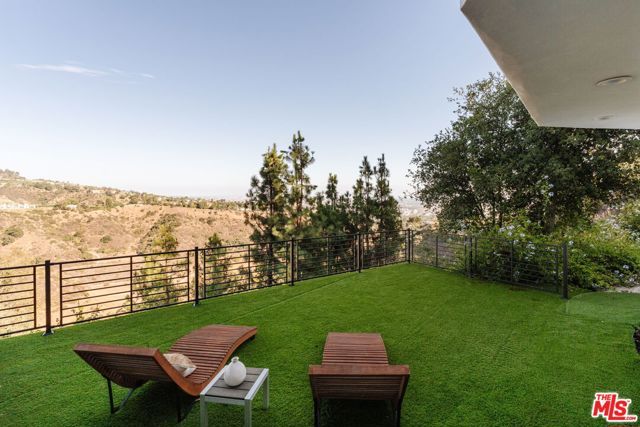 1648 Summitridge Drive, Beverly Hills, CA 90210