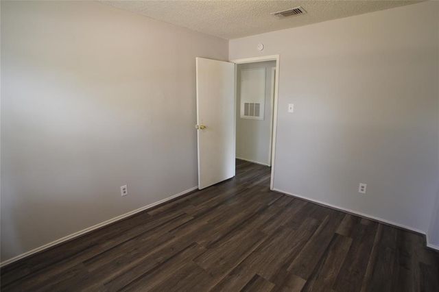 5422 Farley Drive A, Houston, TX 77032