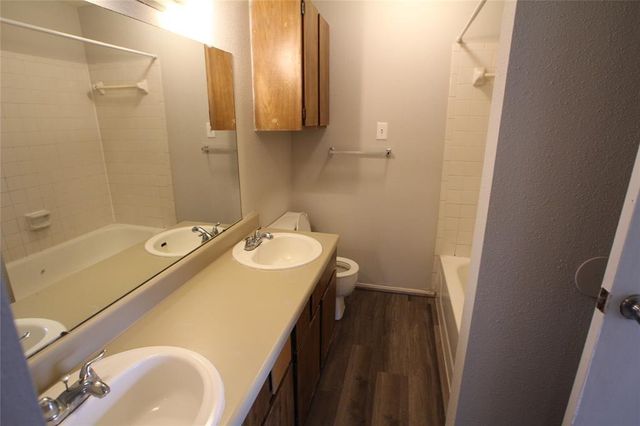 5422 Farley Drive A, Houston, TX 77032