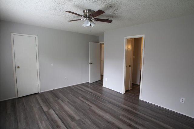 5422 Farley Drive A, Houston, TX 77032