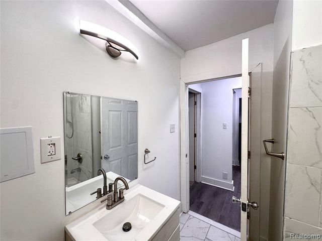 12048 Longview Street, Detroit, MI 48213