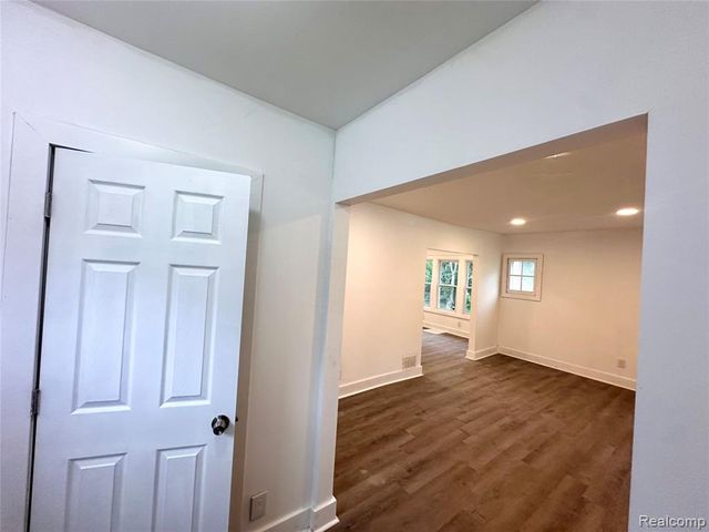 12048 Longview Street, Detroit, MI 48213