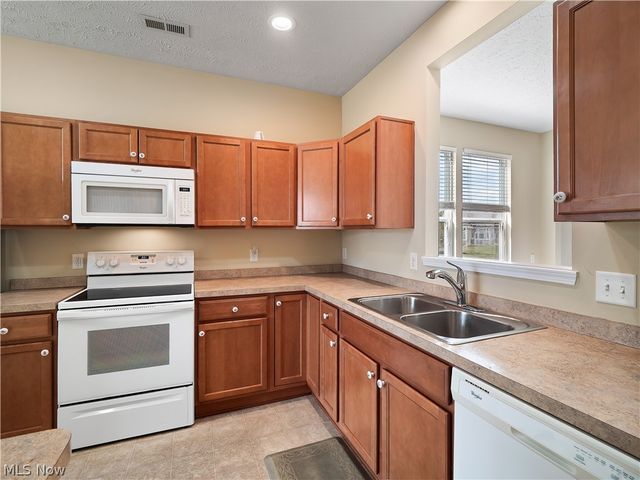 37952 Ashfield Way, North Ridgeville, OH 44039