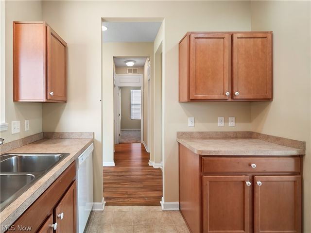 37952 Ashfield Way, North Ridgeville, OH 44039