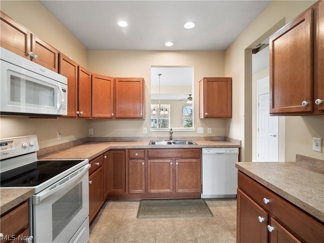 37952 Ashfield Way, North Ridgeville, OH 44039