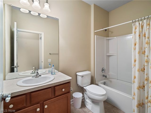 37952 Ashfield Way, North Ridgeville, OH 44039