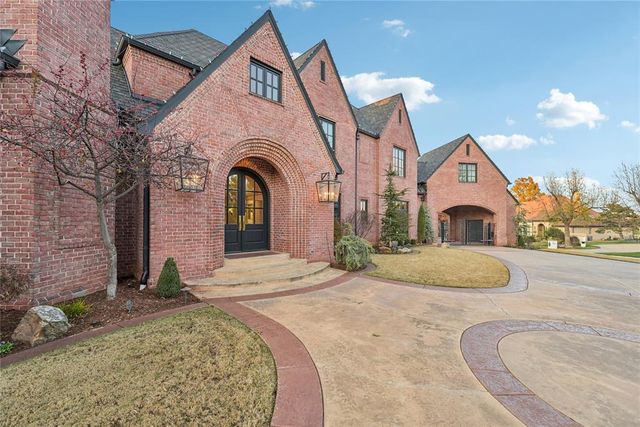 1401 Oak Tree Drive, Edmond, OK 73025