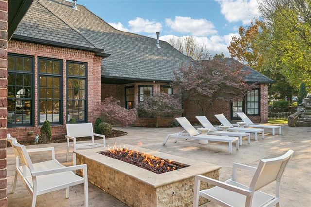 1401 Oak Tree Drive, Edmond, OK 73025