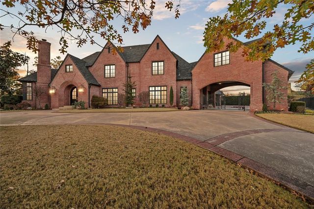 1401 Oak Tree Drive, Edmond, OK 73025