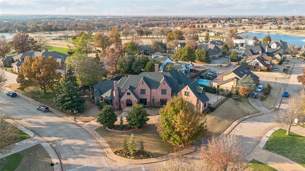 1401 Oak Tree Drive, Edmond, OK 73025