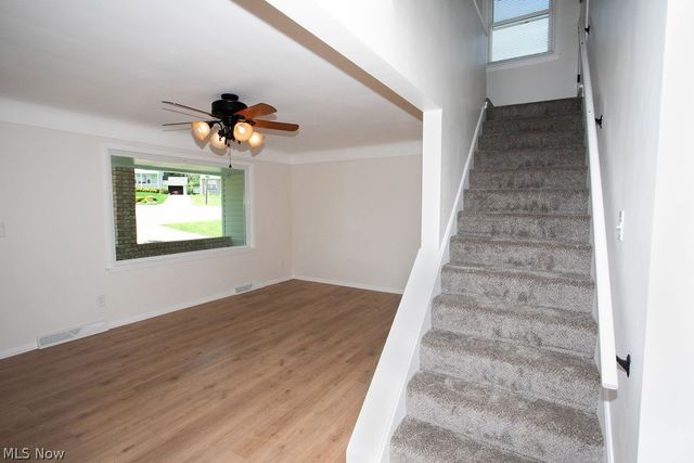 556 Idora Lane, Struthers, OH 44471