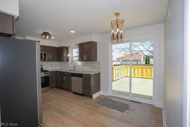 556 Idora Lane, Struthers, OH 44471