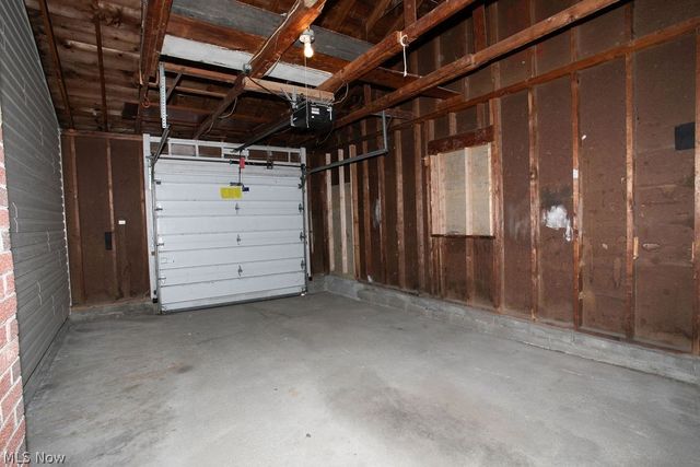 556 Idora Lane, Struthers, OH 44471