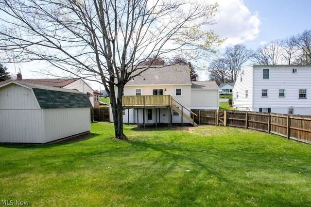 556 Idora Lane, Struthers, OH 44471