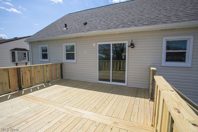 556 Idora Lane, Struthers, OH 44471