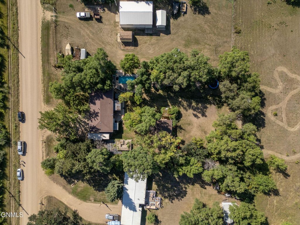 5280 17th Avenue NE, Bismarck, ND 58501 photo 3