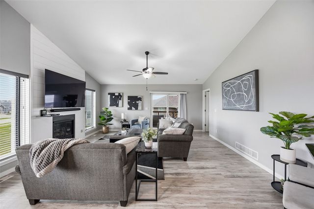 729 Heartland Court, Fairfax, IA 52228