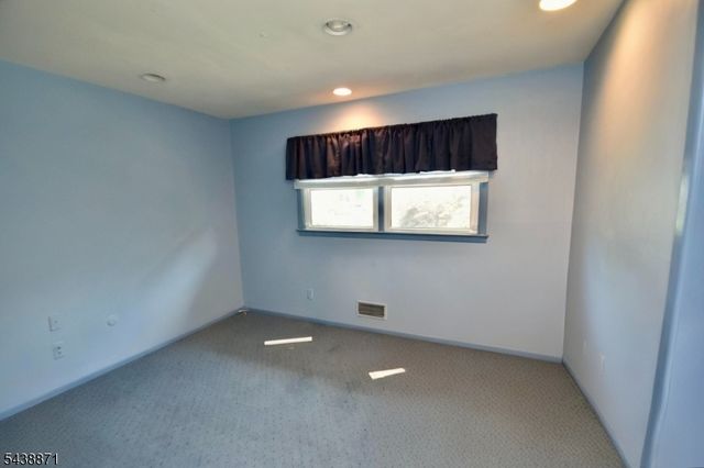 615 Lamanna Dr, River Vale Twp., NJ 07675