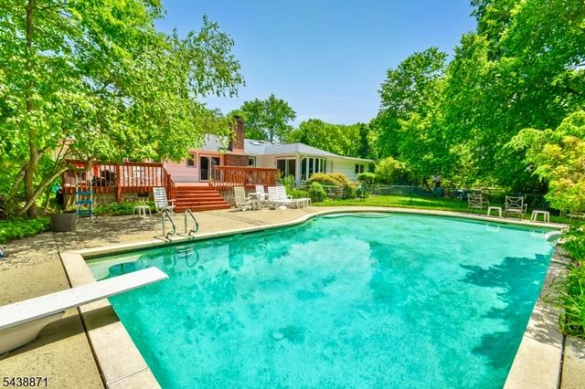 615 Lamanna Dr, River Vale Twp., NJ 07675