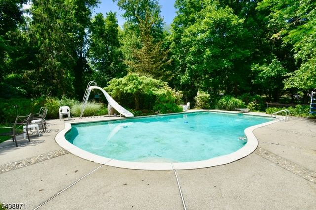 615 Lamanna Dr, River Vale Twp., NJ 07675