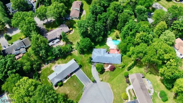 615 Lamanna Dr, River Vale Twp., NJ 07675