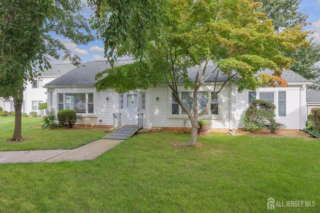 487 Somerset Lane 487A, Jamesburg, NJ 08831