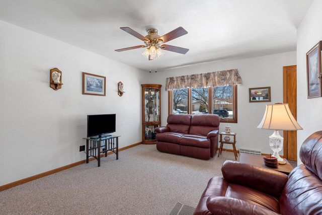 1465 N 8th STREET, Manitowoc, WI 54220