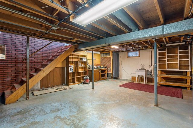 1465 N 8th STREET, Manitowoc, WI 54220