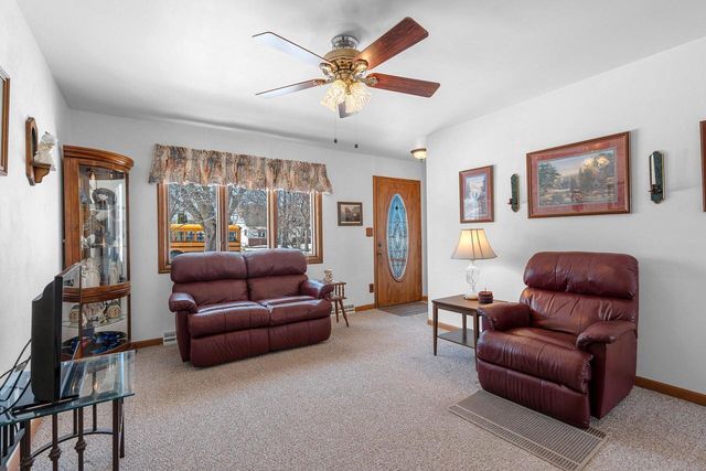 1465 N 8th STREET, Manitowoc, WI 54220