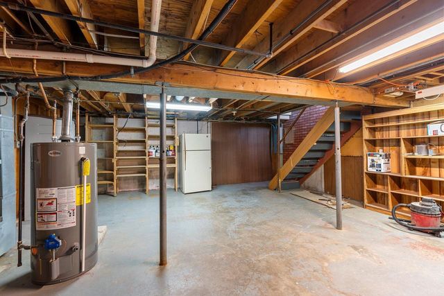 1465 N 8th STREET, Manitowoc, WI 54220