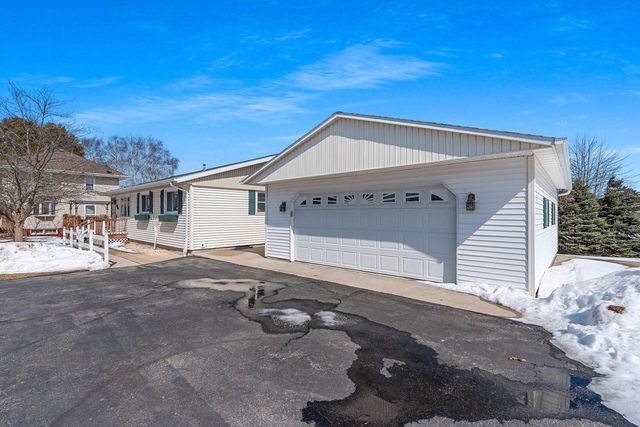 1465 N 8th STREET, Manitowoc, WI 54220