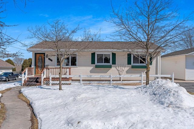 1465 N 8th STREET, Manitowoc, WI 54220