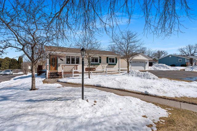 1465 N 8th STREET, Manitowoc, WI 54220