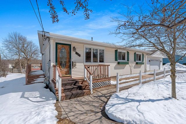 1465 N 8th STREET, Manitowoc, WI 54220