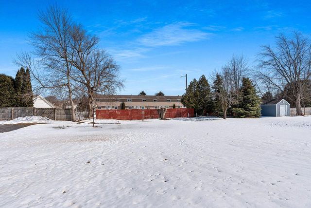 1465 N 8th STREET, Manitowoc, WI 54220